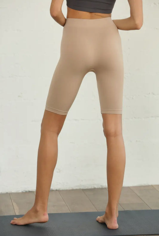 Seamless High-Rise Biker Shorts - Light Taupe